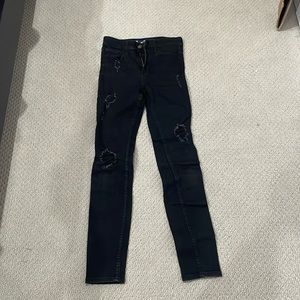 black hollister ripped skinny jeans